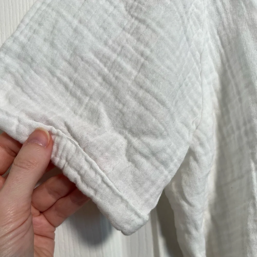 Old Navy Crinkle Gauze Loose Button-Down Shirt - Picture 4 of 8